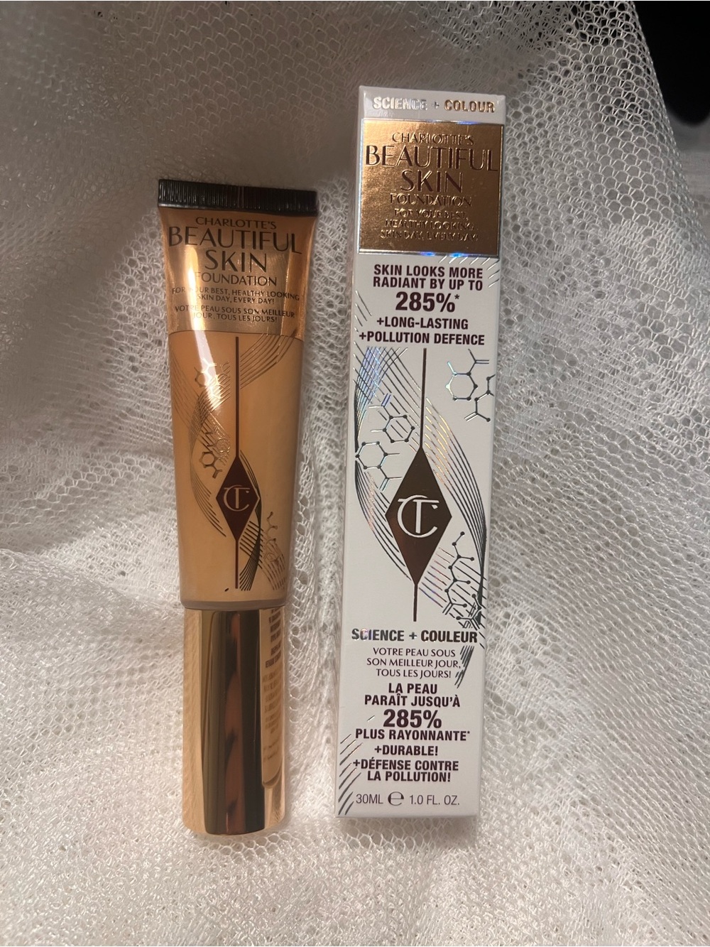 BNIB Charlotte Tilbury Beautiful Skin Foundation - in Shade 6 Neutral